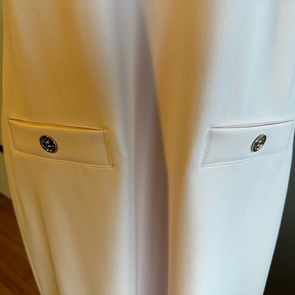 Tommy Hilfiger - Picture 6 of 7